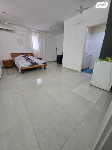 בית פרטי/ קוטג', אבשלום פיינברג 17, נווה מנחם, באר שבע