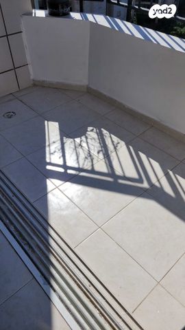 דירה, יהוד מונוסון