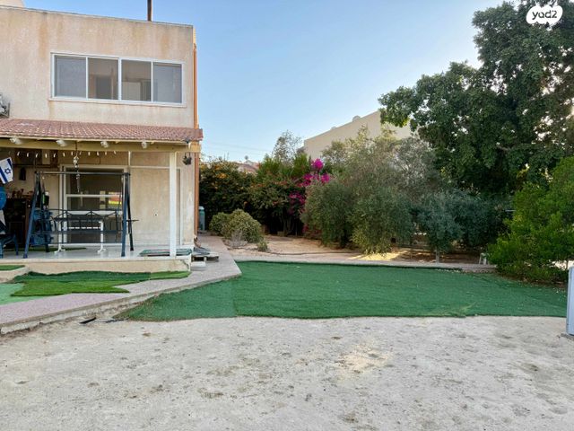 דו משפחתי, רותם, ערד