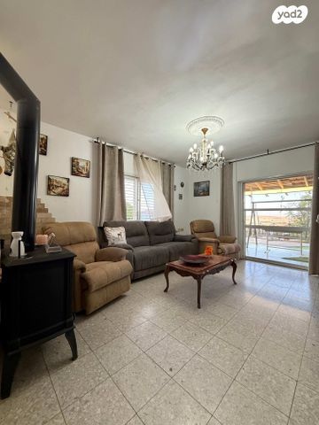 דו משפחתי, רותם, ערד