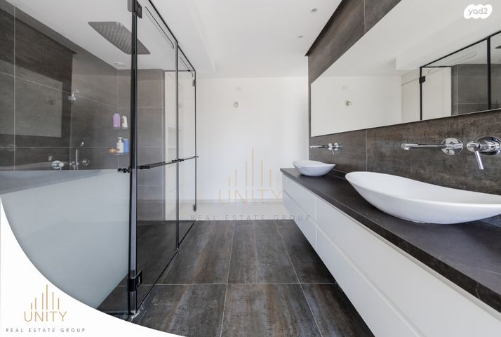 בית פרטי/ קוטג', הרינה, נוף הטיילת, נתניה