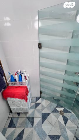 דירה, האירוס, נאות הדרים (חבצלת הצעירה), קרית עקרון