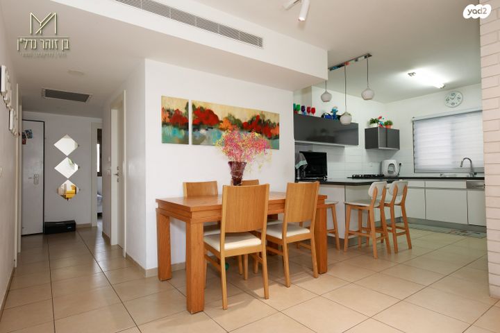 דירה, אהוד מנור, באר יעקב