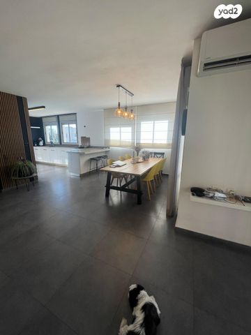 גג/ פנטהאוז, גדרה הצעירה, גדרה