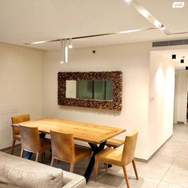 דירה, אבן גבירול, רחובות