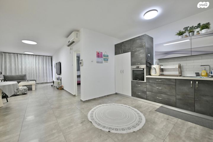 דירה, רש"י 34, רמב"ם, ראשון לציון