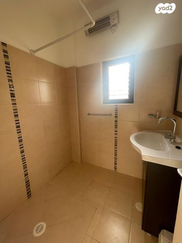 דירה, חומה ומגדל 38, מרכז, קרית עבודה, חולון