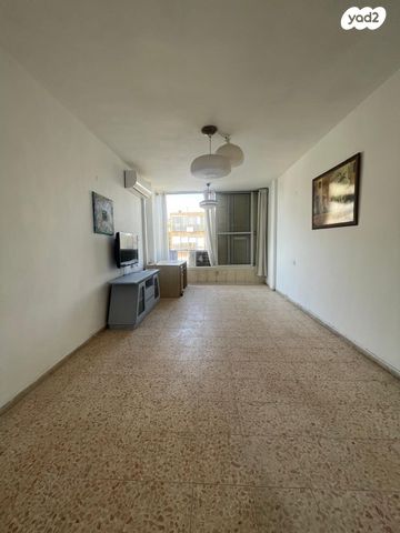 חומה ומגדל 38