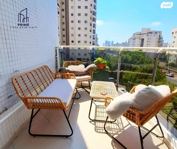 דירה, משה דיין, בן גוריון, חולון