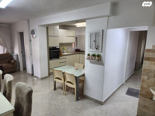 דירה, אדמונד פלג, נווה יעקב, ירושלים