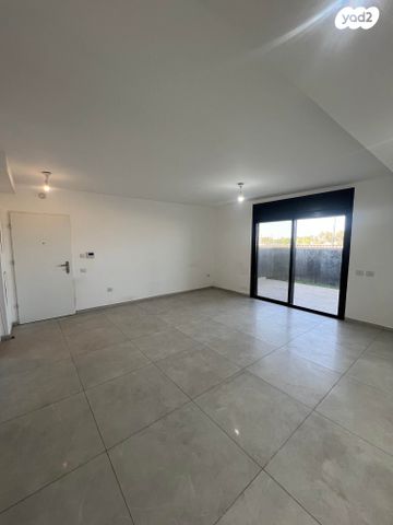 דירת גן, אופקים