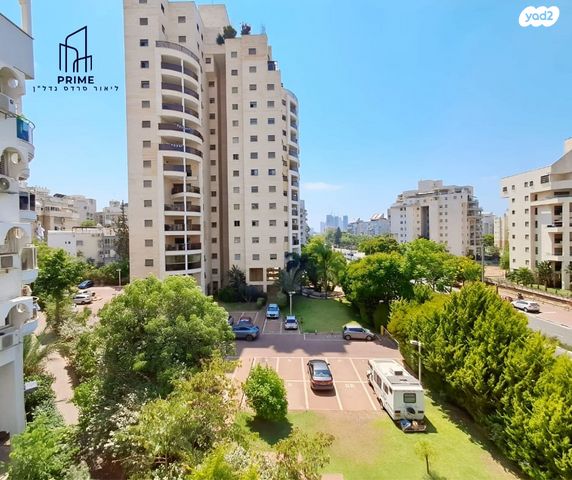 דירה, משה דיין, בן גוריון, חולון