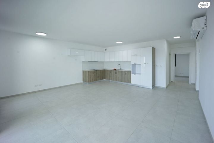 דירה, דרך אריק שרון, חיפה