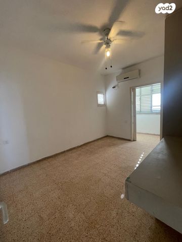 דירה, חומה ומגדל 38, מרכז, קרית עבודה, חולון