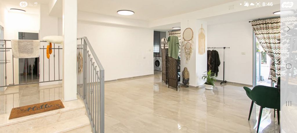 דירת גן, חרוב, כרמל מערבי, חיפה