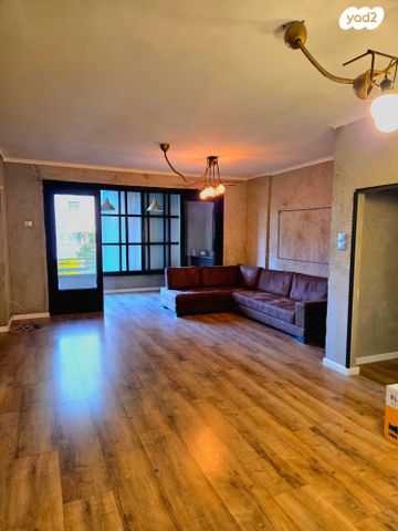 דירה, א.ד. גורדון, צפון מערב מרכז העיר, נתניה