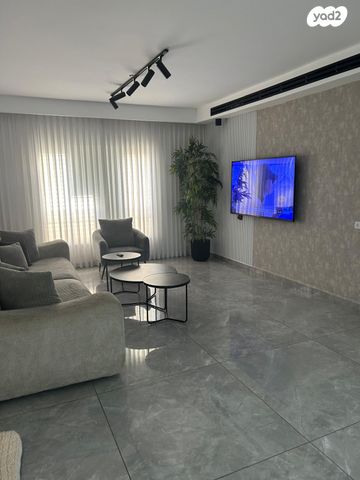 דירה, עין גדי, שכונה ט', באר שבע