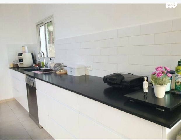 בית פרטי/ קוטג', אורנית