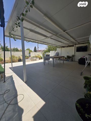 בית פרטי/ קוטג', אבשלום פיינברג 17, נווה מנחם, באר שבע