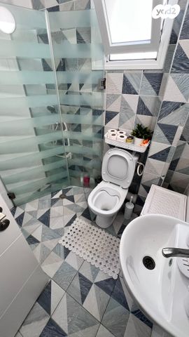 דירה, האירוס, נאות הדרים (חבצלת הצעירה), קרית עקרון