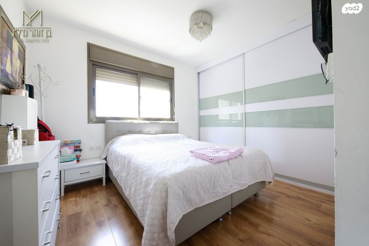 דירה, אהוד מנור, באר יעקב