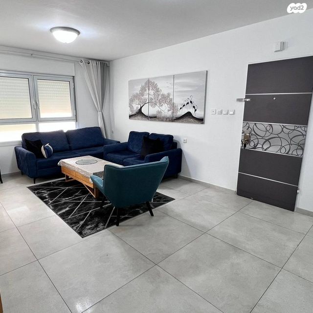 דירה, האירוס, נאות הדרים (חבצלת הצעירה), קרית עקרון