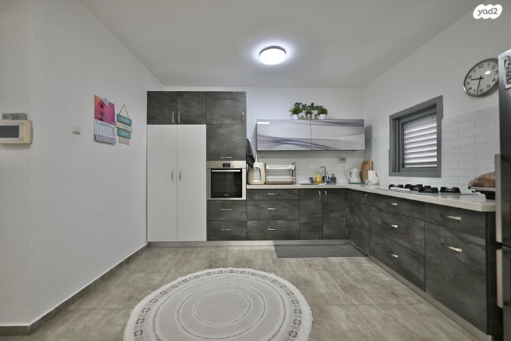 דירה, רש"י 34, רמב"ם, ראשון לציון