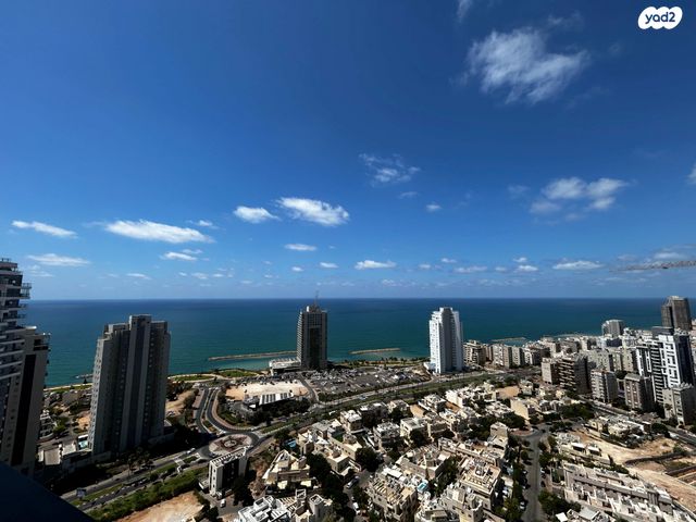 דירה, אמנון ליפקין שחק, נתניה