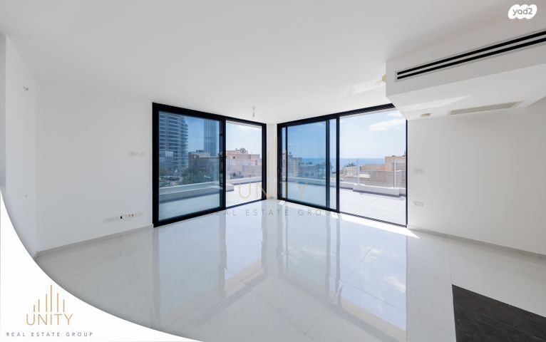 בית פרטי/ קוטג', הרינה, נוף הטיילת, נתניה