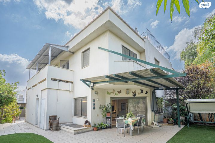 דו משפחתי, הוד השרון