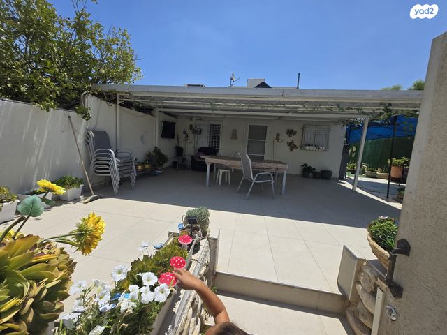 בית פרטי/ קוטג', אבשלום פיינברג 17, נווה מנחם, באר שבע