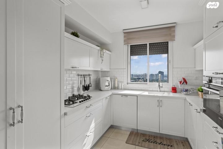 גג/ פנטהאוז, מבצע חירם, נווה ים, ראשון לציון