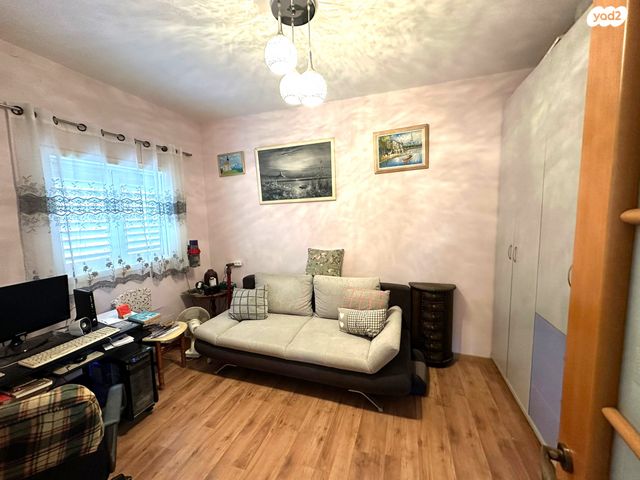 דירה, דקר, עצמאות יוספטל, בת ים