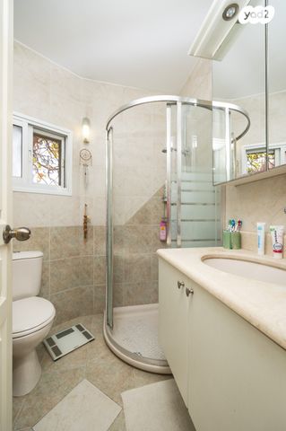 דירת גן, יעקב וייס, ירושלים