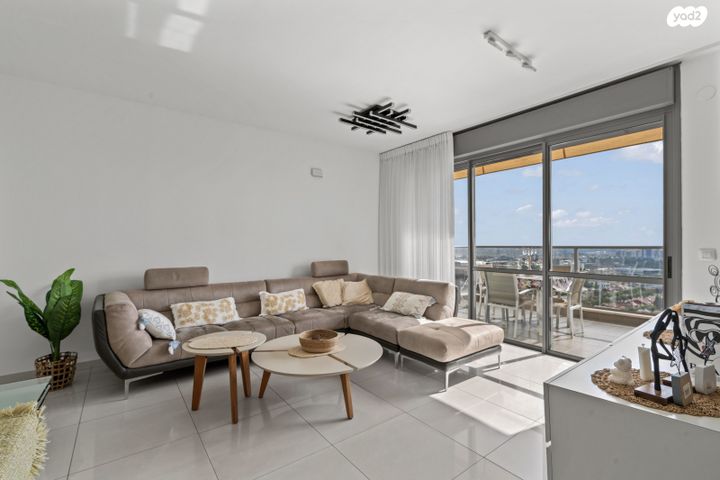 גג/ פנטהאוז, מבצע חירם, נווה ים, ראשון לציון