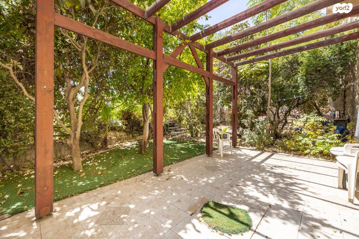 דירת גן, יעקב וייס, ירושלים