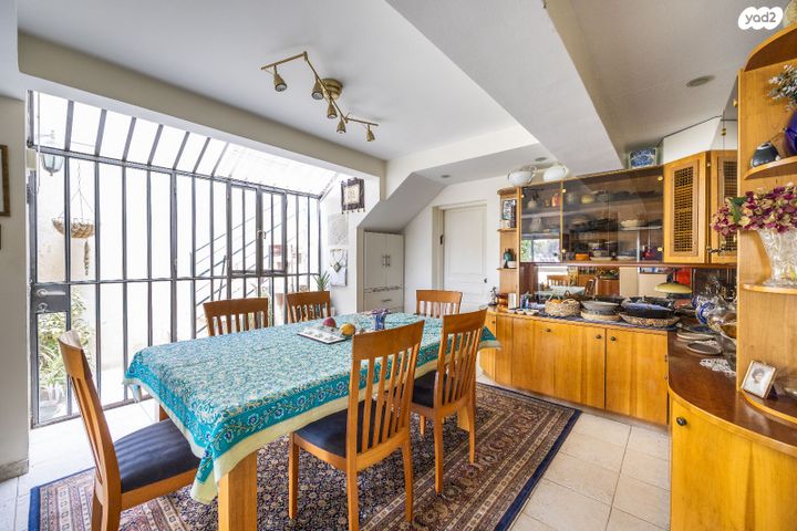 דירת גן, יעקב וייס, ירושלים