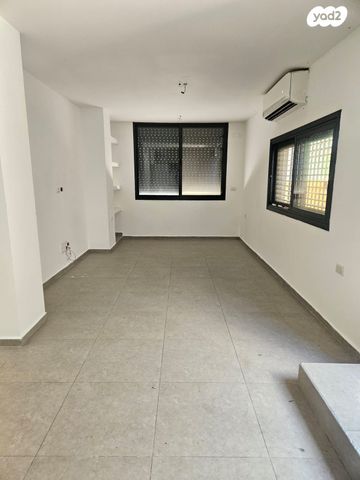 דירת גן, אוסקר שינדלר, הגבול רוטשילד, בת ים