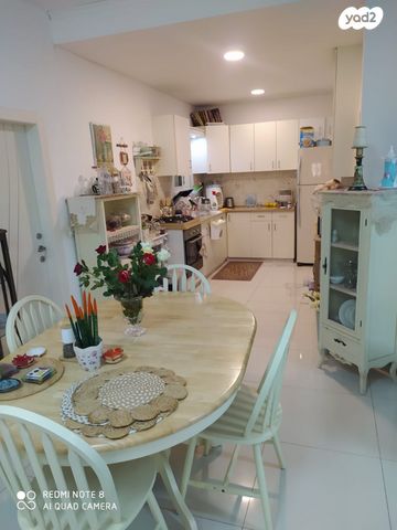 דו משפחתי, פינס, הפועלים, גדרה