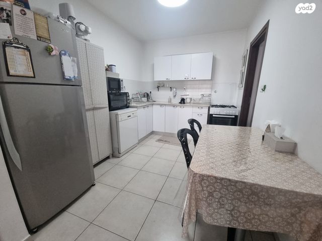 דירה, אתרוג, החורש, חריש