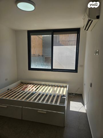 דירת גן, אוסקר שינדלר, הגבול רוטשילד, בת ים