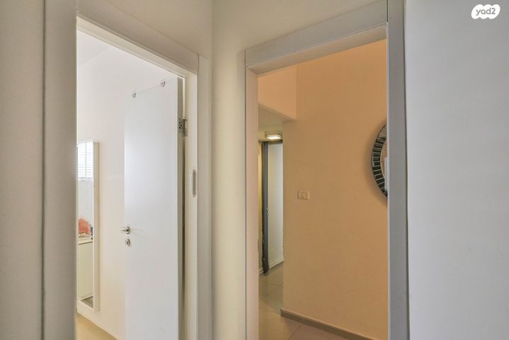 דירה, יהודית, חרוזים, רמת גן