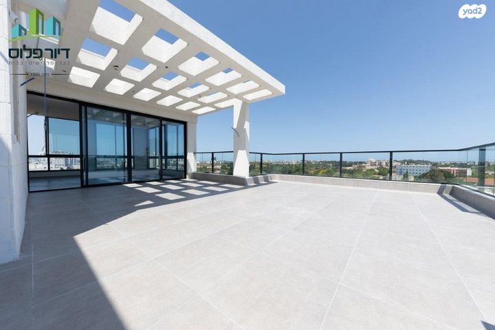 גג/ פנטהאוז, רחובות