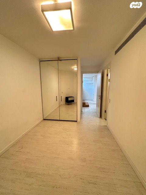 דופלקס, אלכסנדר סשה ארגוב, המשתלה, תל אביב יפו