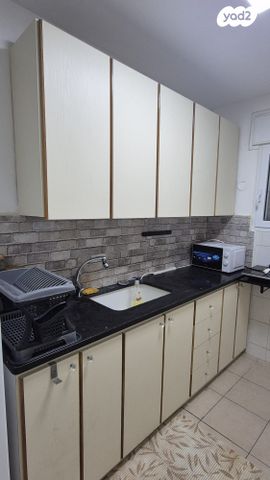 דירה, מעלה הגיבורים 13, בן דור, נשר