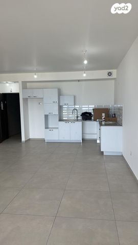 דירה, אמנון ליפקין שחק, נוף הטיילת, נתניה