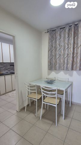 דירה, מעלה הגיבורים 13, בן דור, נשר