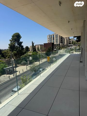 טלביה, קוממיות