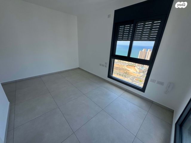 דירה, אמנון ליפקין שחק, נוף הטיילת, נתניה