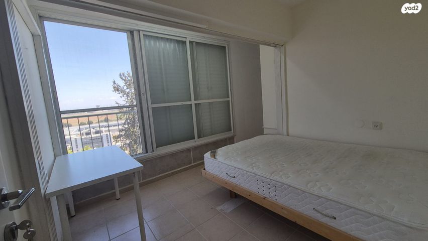 דירה, מעלה הגיבורים 13, בן דור, נשר